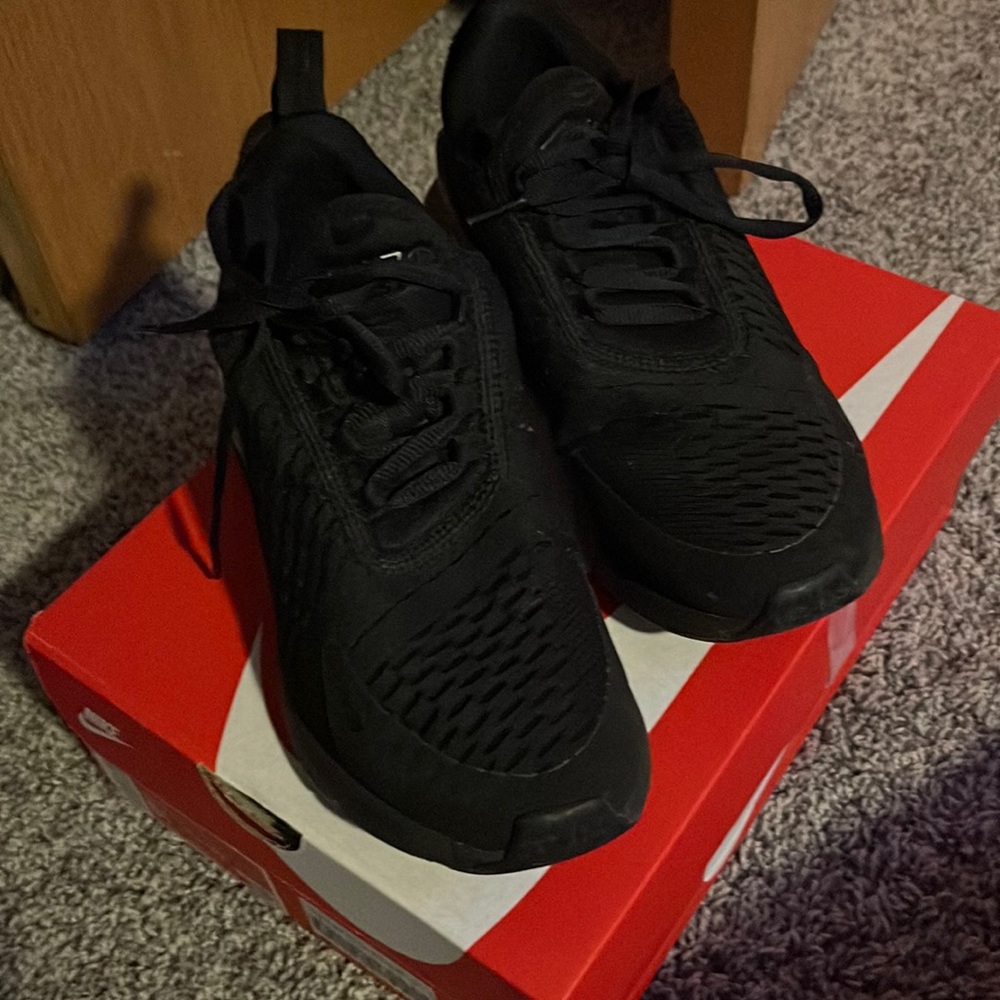 Black Nike